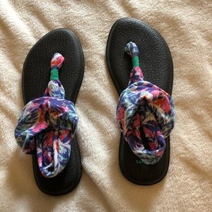 SANUK Yoga shoes